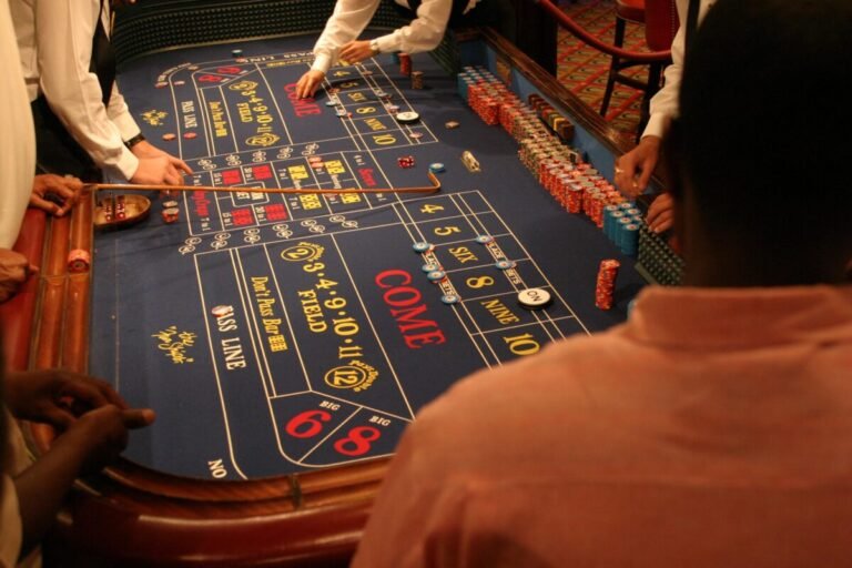 how-to-play-craps-1200x800